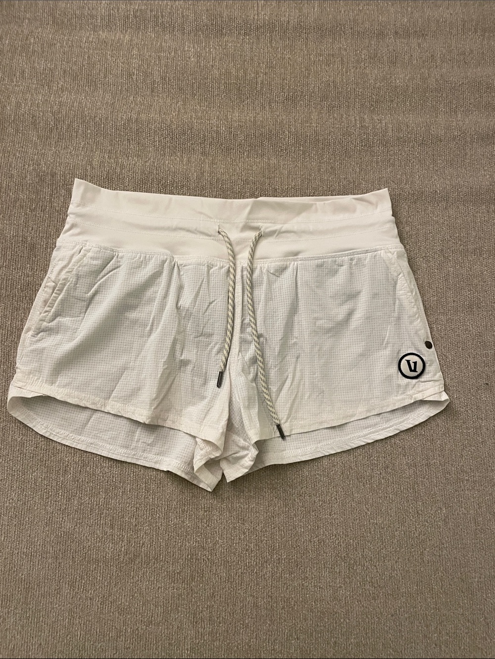 Vuori White Women's Performance Pull-On Shorts